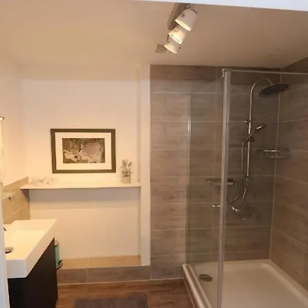 דירה In Mit Grill Und Garten By Interhome ורניגרוד